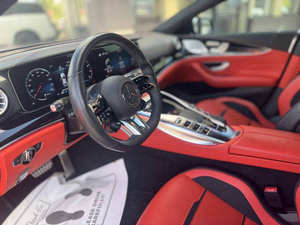 Coupé 4 portes GT 53 2023-2024 d'occasion, moteur turbo puissant en ligne, intérieur avec pack technologie moderne, fourni du Japon - Product Image 5