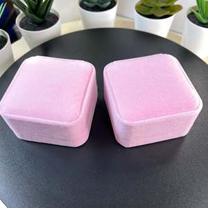 YEEYAYA Portagioie da Viaggio Personalizzabile con Logo, Set da 2 Pezzi in Flanella per Orecchini e Collane, Scatole per Orecchini a Perno e Ciondoli - Product Image 1