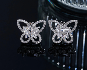 Boucles d'oreilles en diamant moissanite en argent sterling 925 forme de papillon Cadeaux pour femmes - Product Image 3
