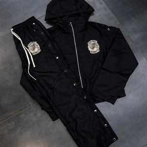 Combinaisons de jogging en nylon du Pakistan, ensemble de survêtements coupe-vent noir avec logo personnalisé brodé, survêtements - Product Image 2