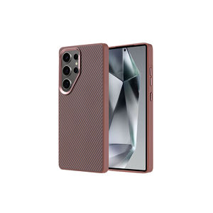 Funda Protectora de Lujo Netzy con Textura de Fibra de Carbono Dorada para Galaxy S25 Ultra, Compatible con Carga Magsafe, SAFA Troy Pro Max - Product Image 1