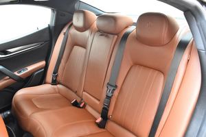 LIMPIO 2019 Mas-e-ra-ti Gh-ibli S Q4 3.0L AWD - Product Image 2