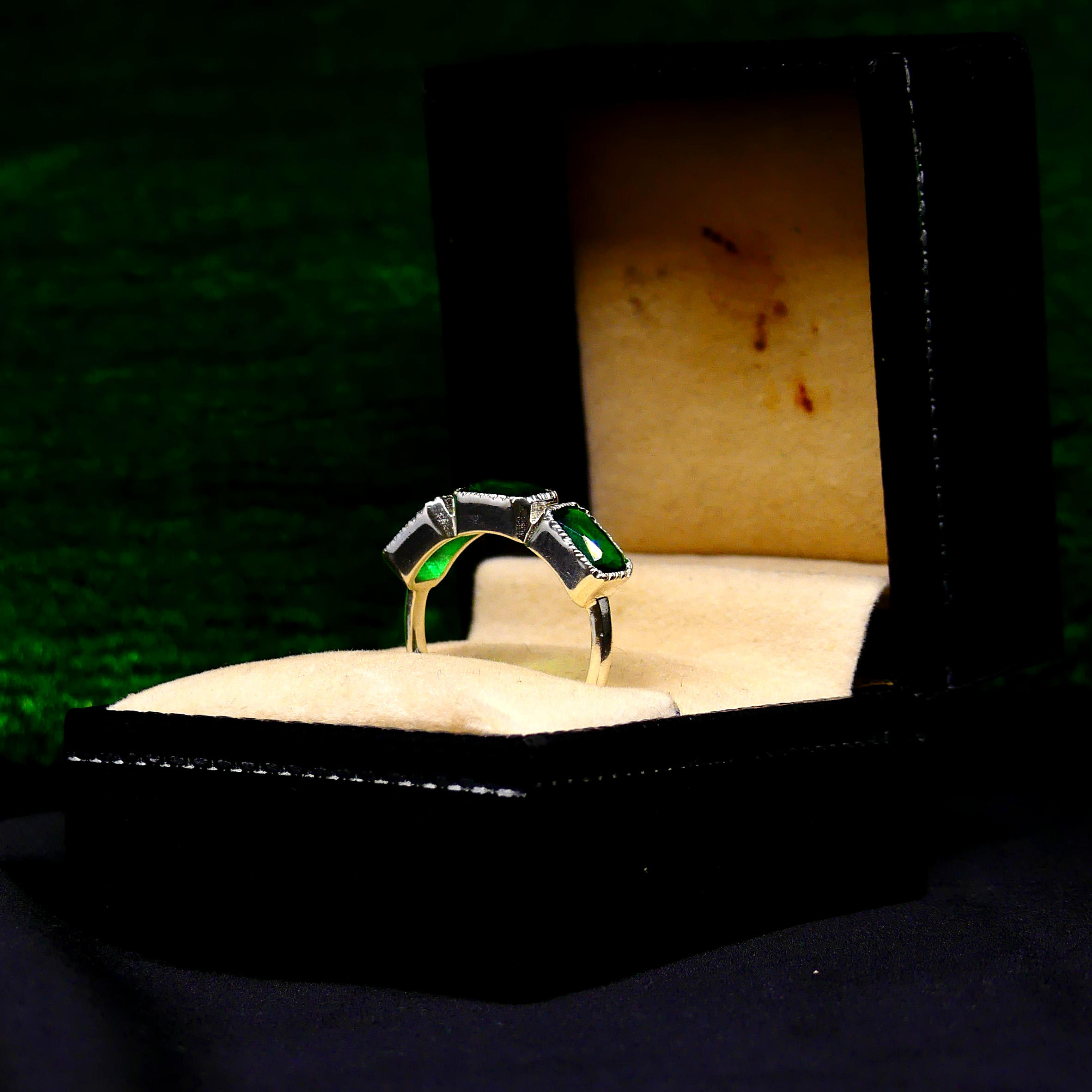 สีเหลือง