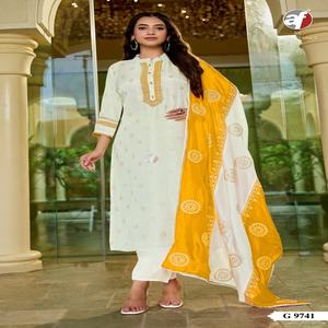 ผ้าไหมดูล่าลำลองกับกางเกง jacquard kurti และ dupatta ผู้ผลิตและผู้จัดจำหน่ายจาก surat ในราคาที่ถูก - Product Image 1