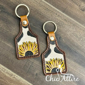 Porte-clés en cuir taillé sculpté à la main Porte-clés en cuir de forme exotique mignon Accessoires en cuir taillé Porte-clés mignons pour unisexe - Product Image 1