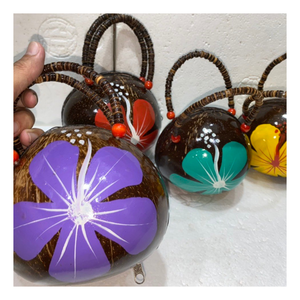 Monedero de cáscara de coco hecho a mano, ecológico y único, ligero con correa fuerte, ideal para salidas de verano, días de playa - Product Image 1