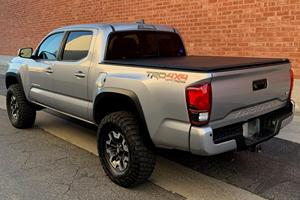 Toyota Tacoma TRD Off-Road Double Cab 4x4 RHD LHD d'occasion 2019 - Product Image 5