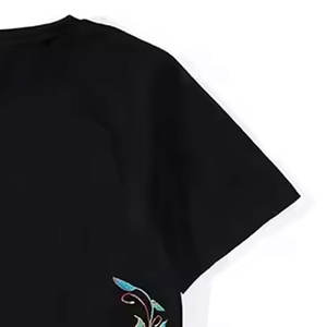 T-shirt brodé en gros, logo personnalisé, matière douce, respirant, chemise d'été pour hommes - Product Image 3