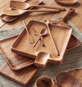 Bandeja de madera de acacia redonda personalizable de madera para servir para cocina, hogar o Hotel, vajilla de estilo clásico para fiesta o servicio de comida - Product Image 1