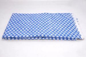 Tissu indien imprimé de blocs de coton floral fait à la main au mètre pour robes et vêtements pour femmes - Product Image 3