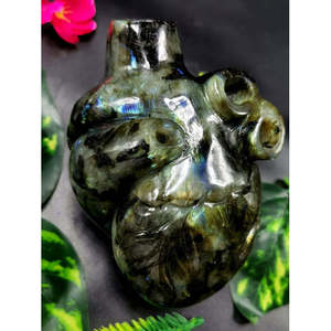 Pierre précieuse labradorite, sculpture anatomique en forme de cœur - Cœur humain/Cœur de cristal - reiki/chakra/énergie de guérison - 1,40 kg et 5,2 - Product Image 1