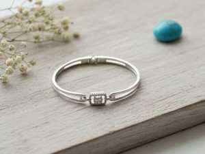 Diseño elegante CZ AD Kada Hermosa joyería de fiesta para mujer Perfecta para bodas, festivales y ocasiones especiales - Product Image 4