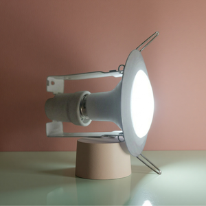 Luminaria LED Empotrable Simple R63, Luz Blanca Cálida (3500K) para Interiores, Clasificación IP33, Ecológica, de Acero, con 2 Años de Garantía - Product Image 4