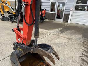 รถขุดขนาดเล็ก Kubota KX040-4 ปี 2021: กำลังแรงและแม่นยำ เหมาะสำหรับงานก่อสร้างและจัดสวน - Product Image 5