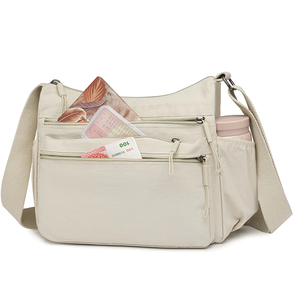 Bolso Bandolera de Nailon de Media Luna para Mujer, con Cierre de Cremallera y Logotipo Personalizado - Product Image 4