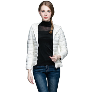 Chaqueta acolchada de invierno acolchada de poliéster 100% para mujer, abrigo hinchado de manga larga de talla grande con logotipo bordado, tela de punto - Product Image 1