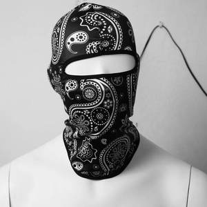 โรงงานขายส่ง ผ้าคลุมหน้าแบบบาลาคลาวา โพลีเอสเตอร์ 100% สไตล์ทั่วไป สำหรับขี่มอเตอร์ไซค์ ล่าสัตว์ กิจกรรมกลางแจ้ง กันลม รับผลิตตามแบบ OEM - Product Image 5