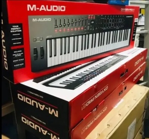 M-Audio Oxygen Pro 61 คอนโทรลเลอร์ MIDI แบบ USB 4 ช่องสัญญาณ พร้อมเอฟเฟกต์ในตัว รองรับการลูป รับประกัน 3 ปี มิกเซอร์คอนโซลเสียงอิเล็กทรอนิกส์ - Product Image 4