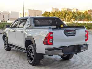 Toyota Hilux Adventure Diesel Pickup Automatique d'occasion à faible kilométrage - Product Image 2