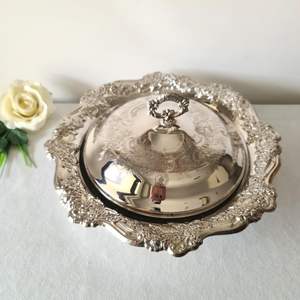 Plat de service élégant en acier inoxydable à motifs, offrant une beauté décorative pour les tables de mariage, les festivals et les rassemblements - Product Image 4