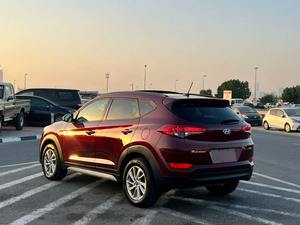 Nuevas llegadas para el mercado global: Hyundai Tucson Limited 2017, 2.0L V4, techo panorámico, tracción total 4x4, cámara trasera, asientos de cuero - Product Image 2