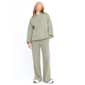 Conjunto Deportivo Casual de Alta Calidad para Mujer, Dos Piezas, Sudadera Corta con Capucha y Pantalones Deportivos Acampanados, Ropa de Invierno 2025 - Product Image 1