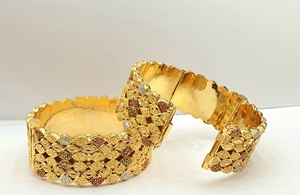 Wholesale 24K <b>Gold</b> Plated Stainless Brass Bangles High Quality Stylish Fashion Jewelry <b>Bracelets</b> - Product Image 4