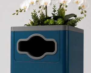 Poubelle commerciale TH-CTC-004 bleu sarcelle foncé de qualité supérieure avec arrangement de fleurs artificielles pour hall d'hôtel et bureau - Product Image 3
