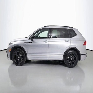 ABORDABLE CLEAN 2024 Volkswagen Tiguan SE R-Line Noir 4Motion - Product Image 3