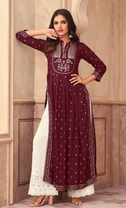 Kurti indien long et évasé Naira pour femmes, prêt à porter, vêtements décontractés indiens, robes entièrement cousues, ensemble Kurti Plazo - Product Image 5