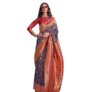 Bollywood Hermosa Cachemira tejida a mano y borde Chap con contraste pallu y blusa Sari de seda - Product Image 1