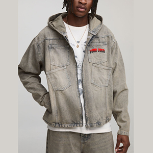 Veste en jean à texture lavée avec pierre légère et logo patchwork avec broderie personnalisée avec plusieurs poches Veste Hip Hop à capuche pour hommes - Product Image 1