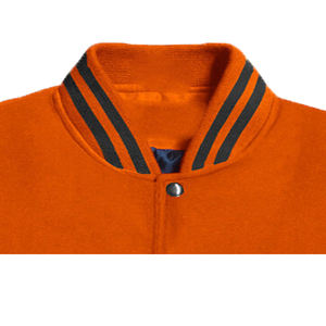 Chaqueta Universitaria de Cuero Genuino Personalizada al por Mayor de Fábrica, Diseño OEM, Transpirable, Resistente al Viento, de Alta Calidad para Hombre, con Parche Bordado en la Parte Delantera - Product Image 4