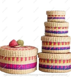 Conjunto de Cesta Anidada Vintage de Decoración Simple Hecha a Mano, Mini Cajas de Regalo de Almacenamiento de Joyas, Estilo de Arte Colorido - Product Image 1