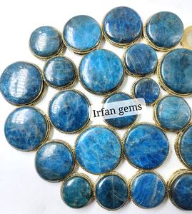 Venta al por mayor 100% Natural apatita cristal latón acanalado colgante de alta calidad macramé apatita ranura lote para accesorios de moda - Product Image 3