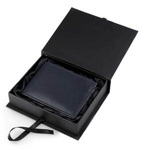 กระเป๋าสตางค์หนังสีทึบสไตล์วินเทจเปิดปิดแบบสั้นปักลาย - Product Image 4