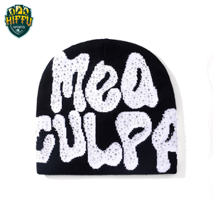 Gorros de calidad superior con logotipo personalizado al por mayor, gorro de calavera cálido para invierno con diamantes de imitación, gorro de punto con gráfico de letras Unisex - Product Image 3