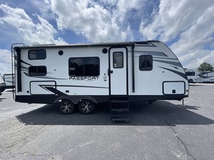 Autocaravana K-e-y-s-t-o-ne Passport 219BH Usada del 2022, Lista para Viajar - Product Image 6