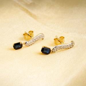 Boucles d'oreilles pendantes en saphir bleu et diamants - Product Image 5