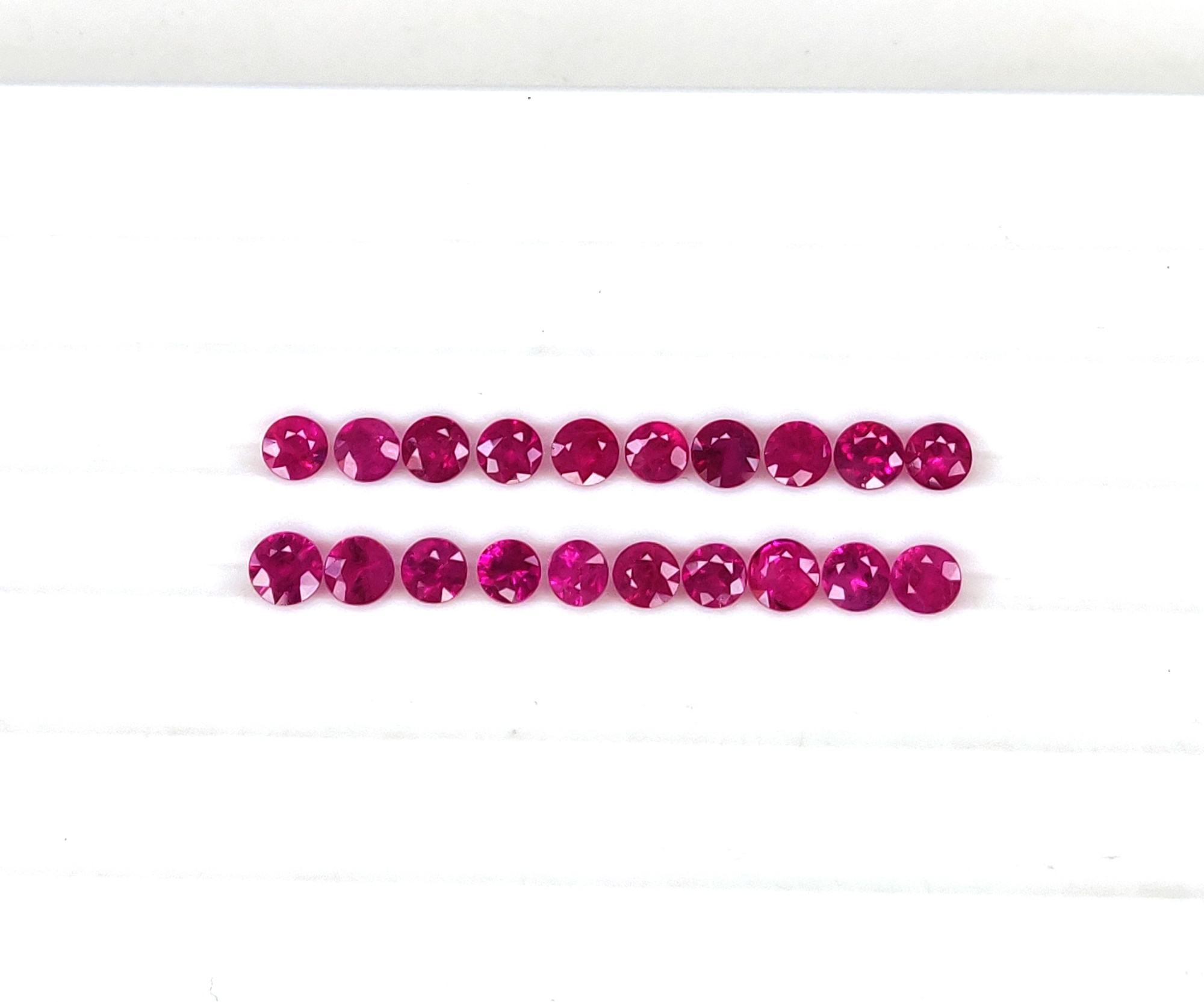 สีแดงชมพู