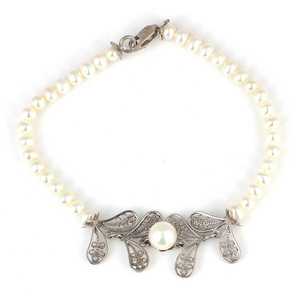 Pulsera de Plata de Ley 925 con Patrón de Hojas Filigranadas y Perlas, Elegante Accesorio para Bodas - Product Image 2