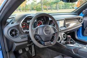 Camaro ZL1 Coupé 2022 ~3 700 milles, boîte manuelle 6 vitesses, pack ZL1 1LE Extreme Track, Rapid Blue - Product Image 4