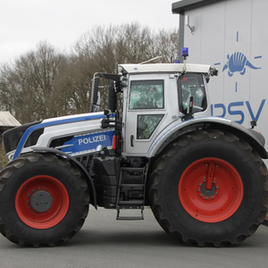 TRACTOR FENDT 800 Vario S4 - Product Image 1