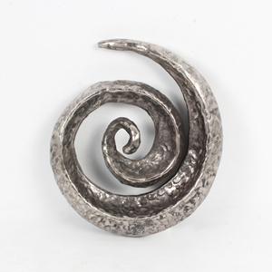 Sculpture finie antique de forme de maison décorative en aluminium en métal unique pour des accessoires à la maison - Product Image 1