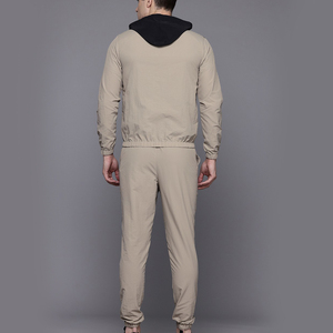 Conjunto Deportivo Personalizado de Nailon Arrugado para Hombre, Chaqueta Cortavientos con Bloques de Color, Resistente al Agua, Ligero, con Logotipo Bordado Personalizado - Product Image 3