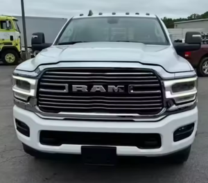 Disponible para Exportación: Camioneta RAM 3500 LARAMIEE Usada del 2023, Cabina Doble, Plataforma Plana - Western Hauler - Product Image 1