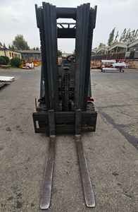 Chariot élévateur diesel LINDE E25 3 tonnes 4 roues motrices pour utilisation en intérieur à vendre - Product Image 3