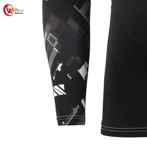Mangas largas Nuevo diseño Hombres Rash Guard Spandex/Poliéster Transpirable Logotipo personalizado Servicio OEM Ropa de fitness - Product Image 6