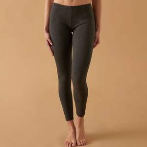 Vente en gros de leggings pour femmes pour un usage quotidien Tissu extensible doux et confortable - Product Image 2