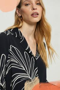 Vente chaude printemps et été adapté aux vêtements pour femmes décontracté imprimé deux pièces ensemble coréen BSY co-ords ensemble (haut et bas) - Product Image 4